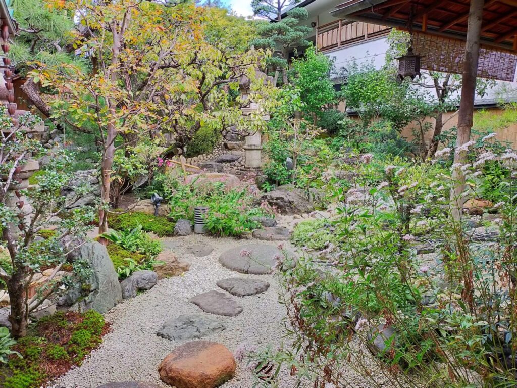 大徳寺一久の個室からのお庭の眺め