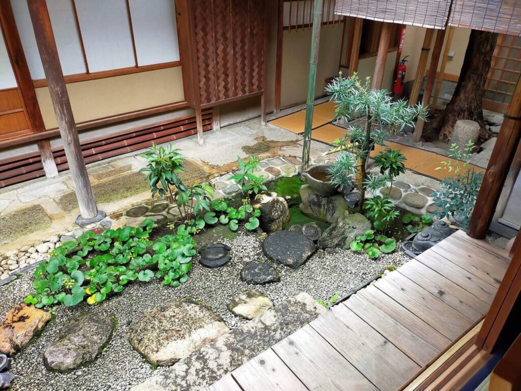 大徳寺一久の個室からのお庭の眺め